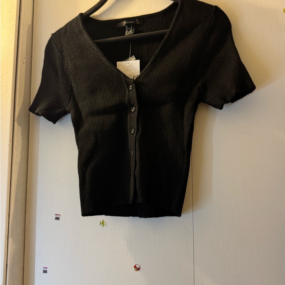 Forever 21 Black Fitted Crop Button Down Shirt